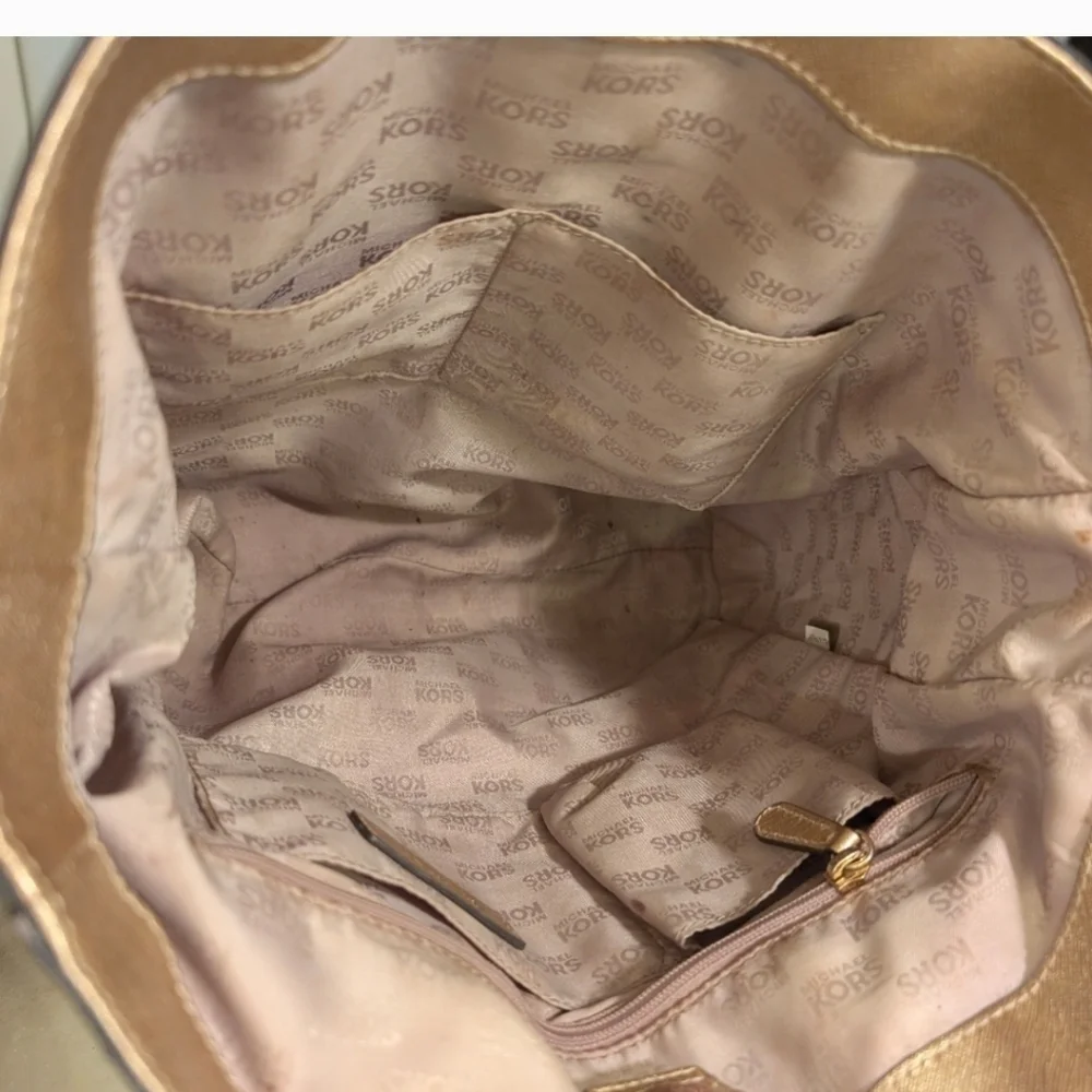 Michael Kors Jet Set Bronze Leather Tote Shoulder Bag - Picture 5 of 7